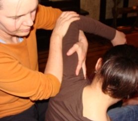 seated shoulder massage